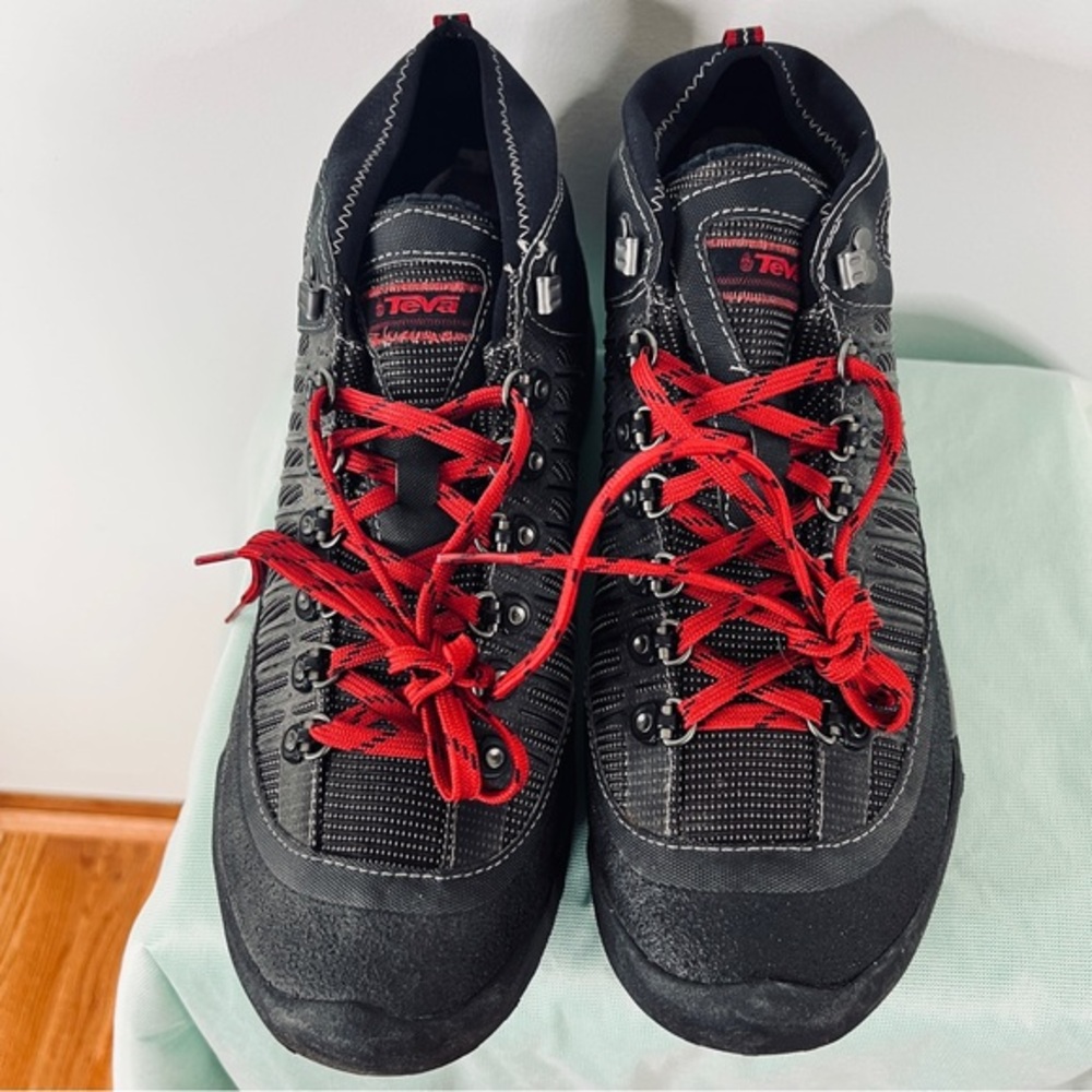 Teva Riva Waterproof Hiking Boots Black/Red Men’s Size 10